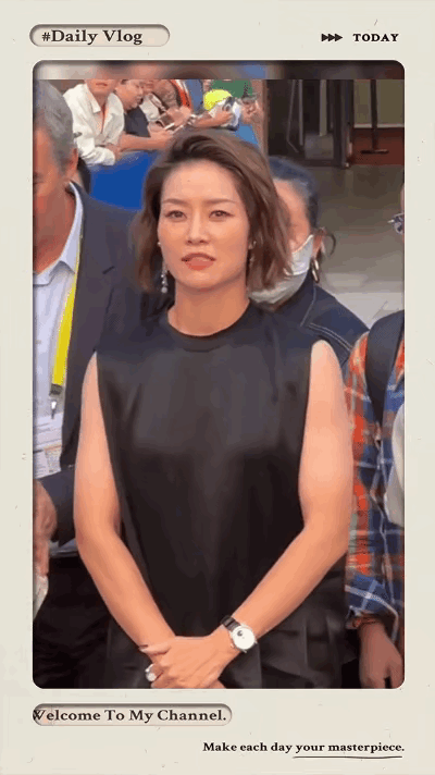 偶遇微卷短发气质迷人退役后越来越美球友会网址惊艳！李娜上海大师赛被(图4)