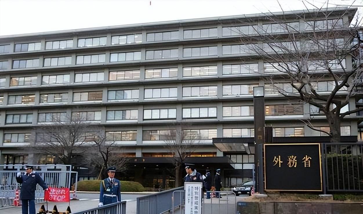 改口日本天塌了韩国却实现双赢一句全球范围内打击美欧齐齐(图9)